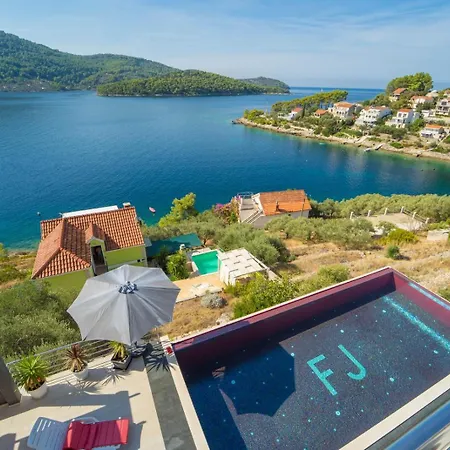 Antonijo Villa Vela Luka